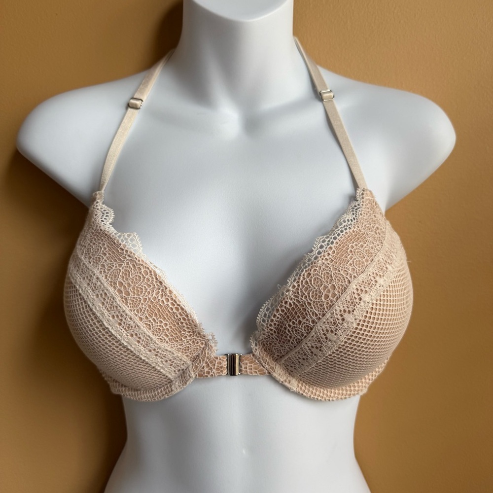 Victoria Secret Very Sexy Push Up Elegant Lace Halter Bra in Tan Size 34C